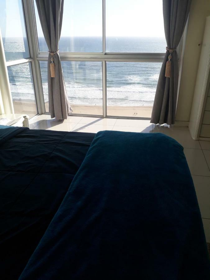 Into The Blue On The Beach Durban Exterior foto
