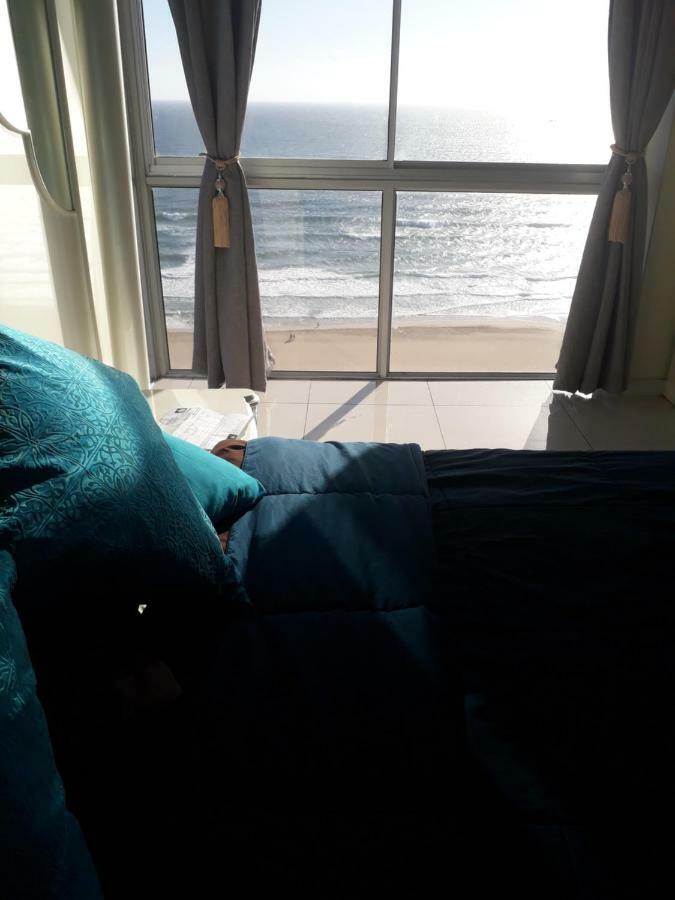Into The Blue On The Beach Durban Exterior foto